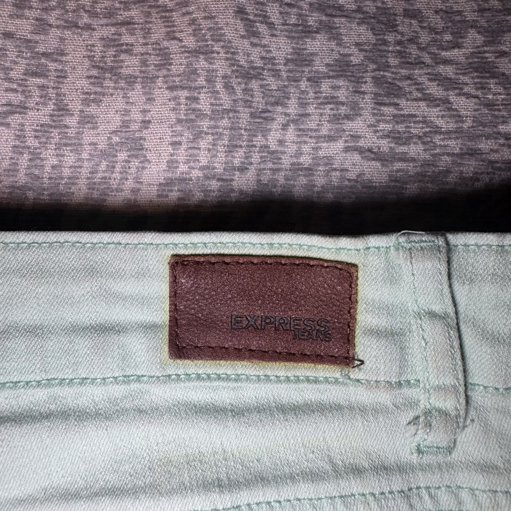 Express Jeans Light Green Mint Denim Shorts Women's 14 Cuffed Embroidered - Picture 6 of 6